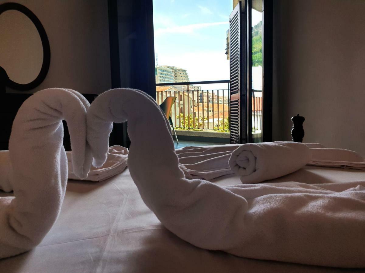 Hotel Sumadija Rafailovici Bečići Exteriör bild