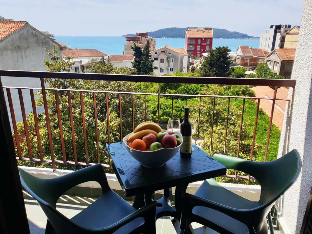 Hotel Sumadija Rafailovici Bečići Exteriör bild